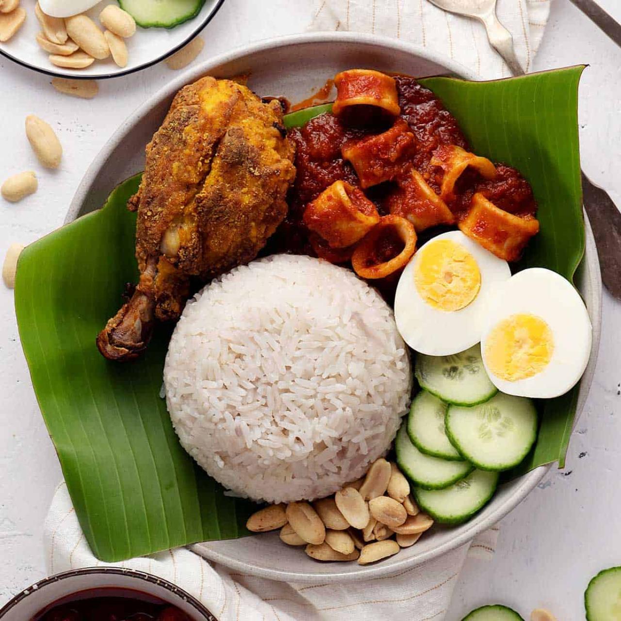 Classic Nasi Lemak: A Malaysian Favorite