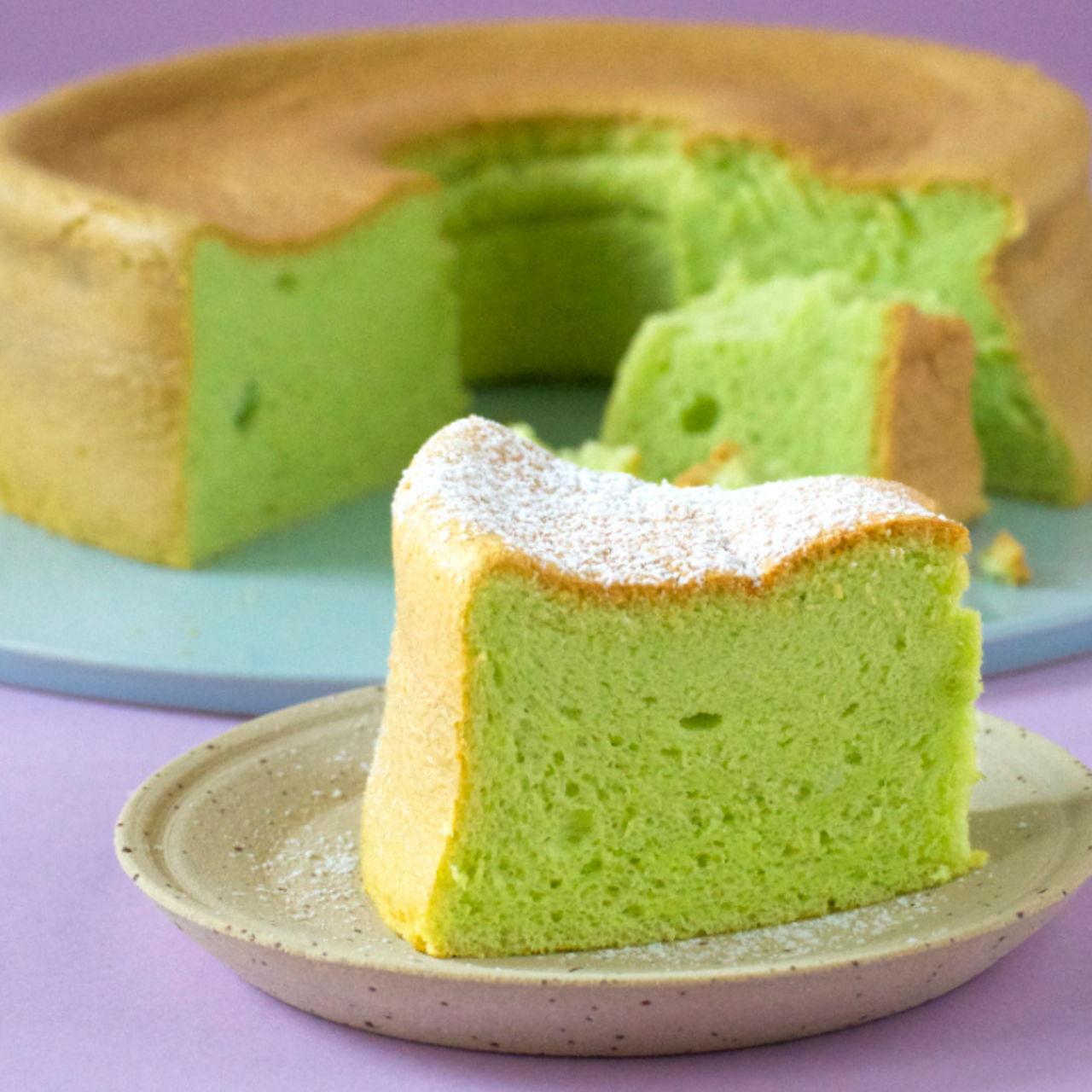 Pandan Chiffon Cake: Aromatic Green Cake