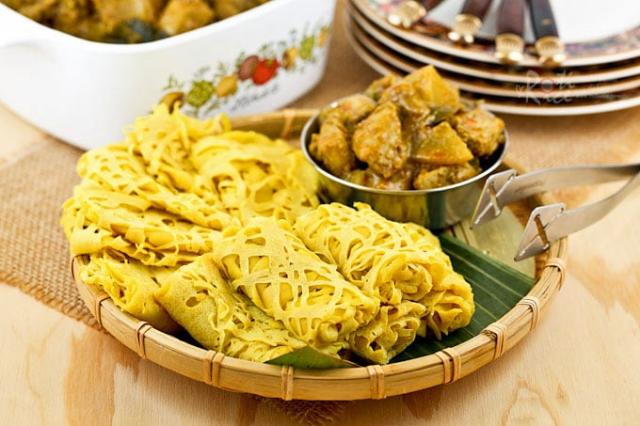 Roti Jala: Net Crepes with Curry